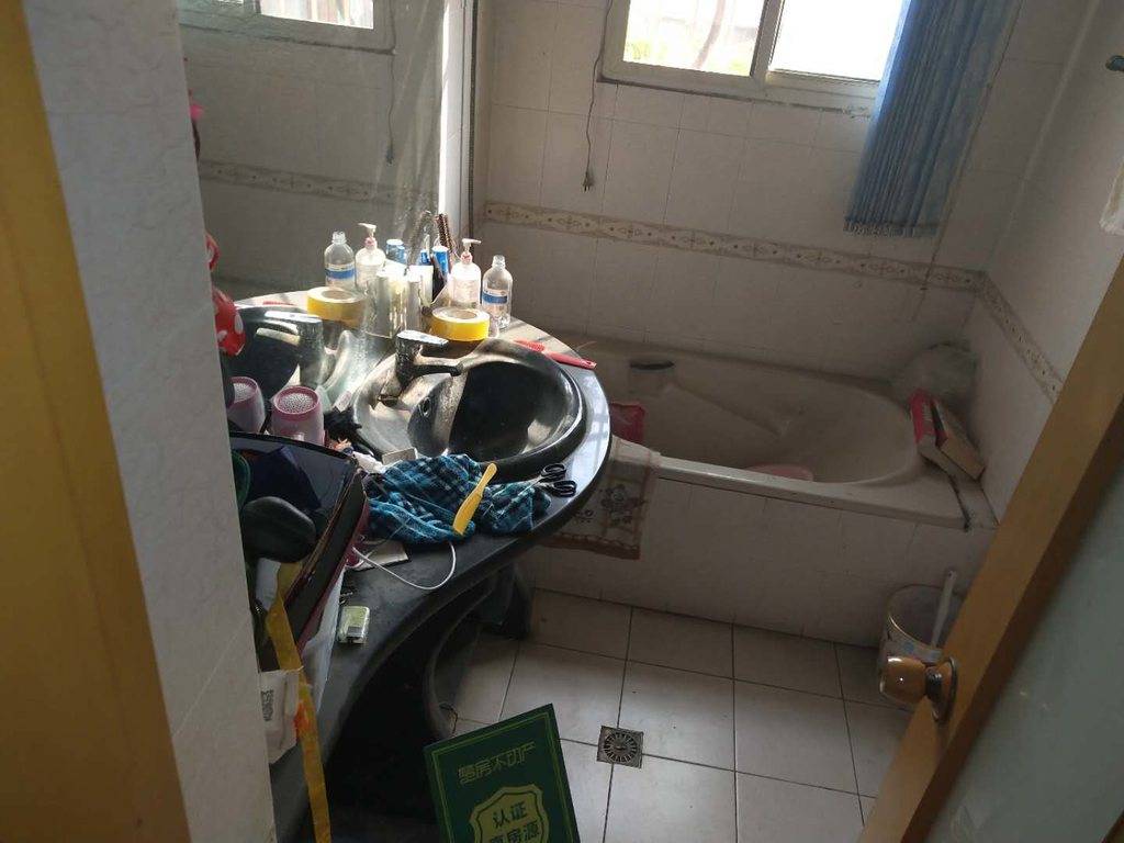 老城区西桥华宝芙蓉花园三房楼层好地理位置优越好房看房方便