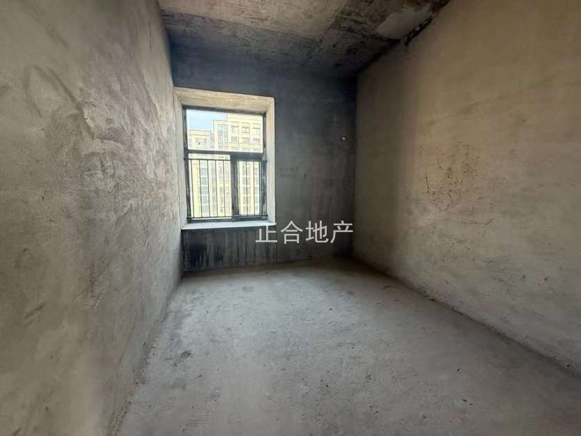 降价了，城南，蓝天新城，湖景房，大平层，单价6600不到，好的楼层，送2个地下车位，满二