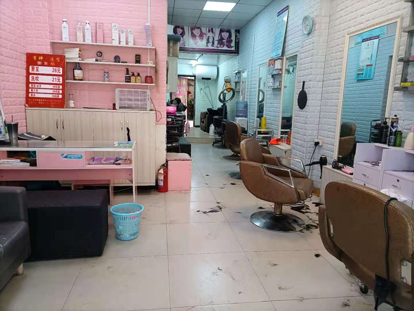 职院对面旺铺出售不动产证在手可分三间铺面低投入高 诚意出售后期费用低可按揭