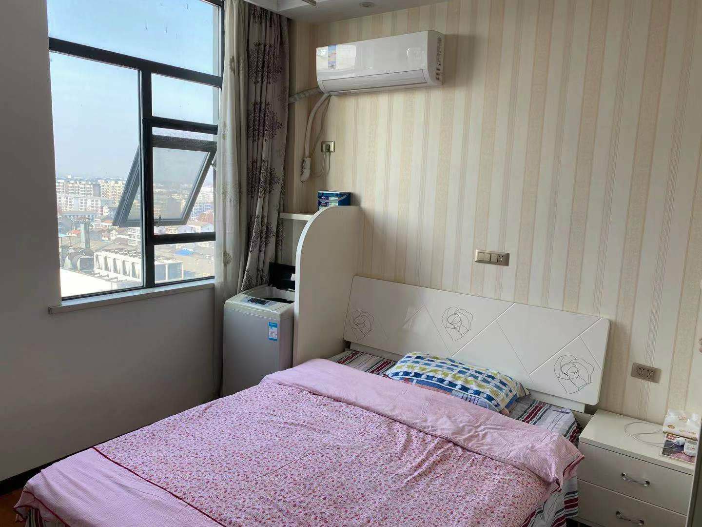 沔中对面，富迪三友楼上，精装一室，可拎包入住