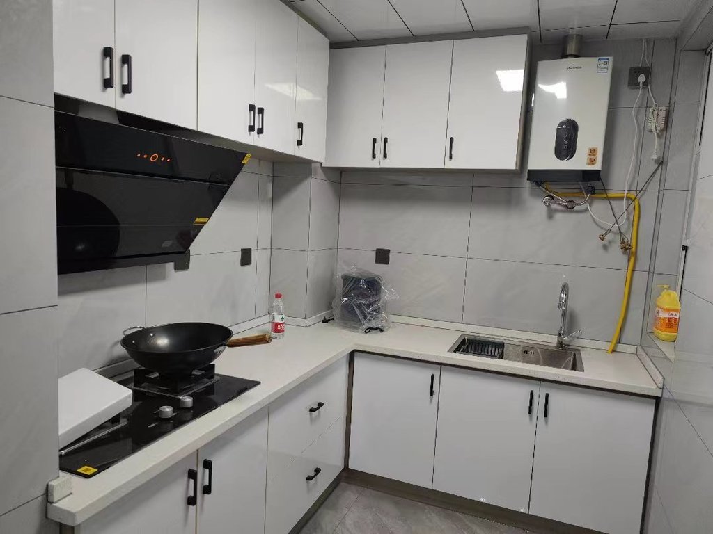 新二中二小对面森林国际城精装小三房精装毛坯价适合出租自住照顾小孩证件满二