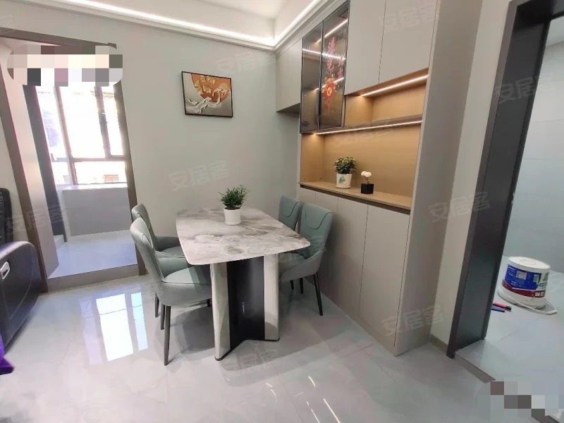 降价了，武商旁边，精装三房两卫，步梯2楼，二中+四中+龙华山晓学，证满二，南北通透，有院子停车