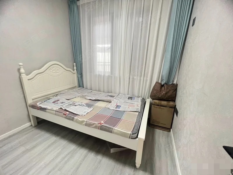 城南，森林国际翡冷翠，精装三房两卫，采光好，基本未住，好楼层，证满二