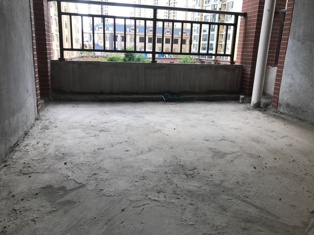 新城一号新街洋房中间好楼层边户三面采光房东诚心出售