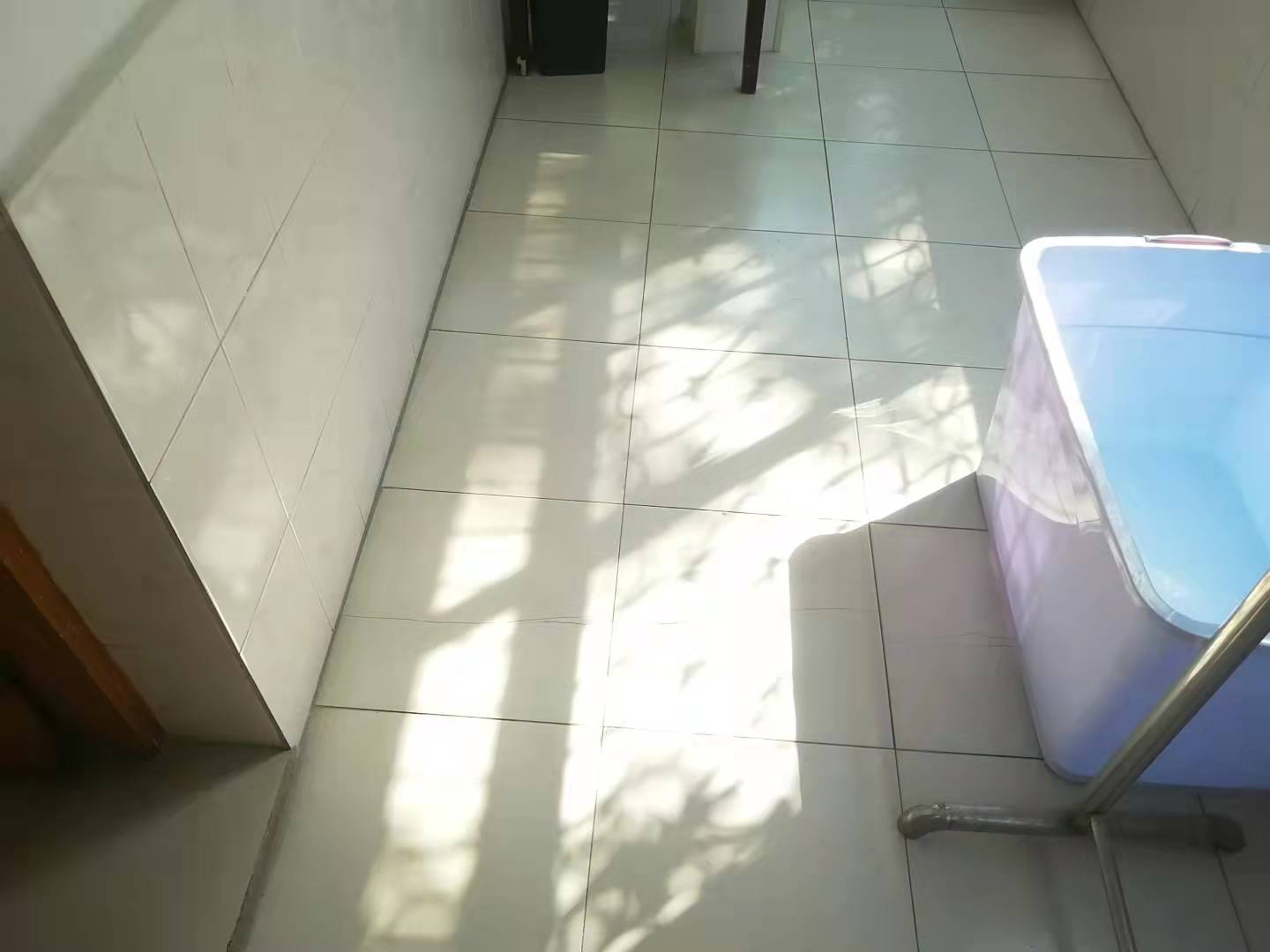 经纬楼精装修对面二中旁边读书的菜场楼下证在手满2年