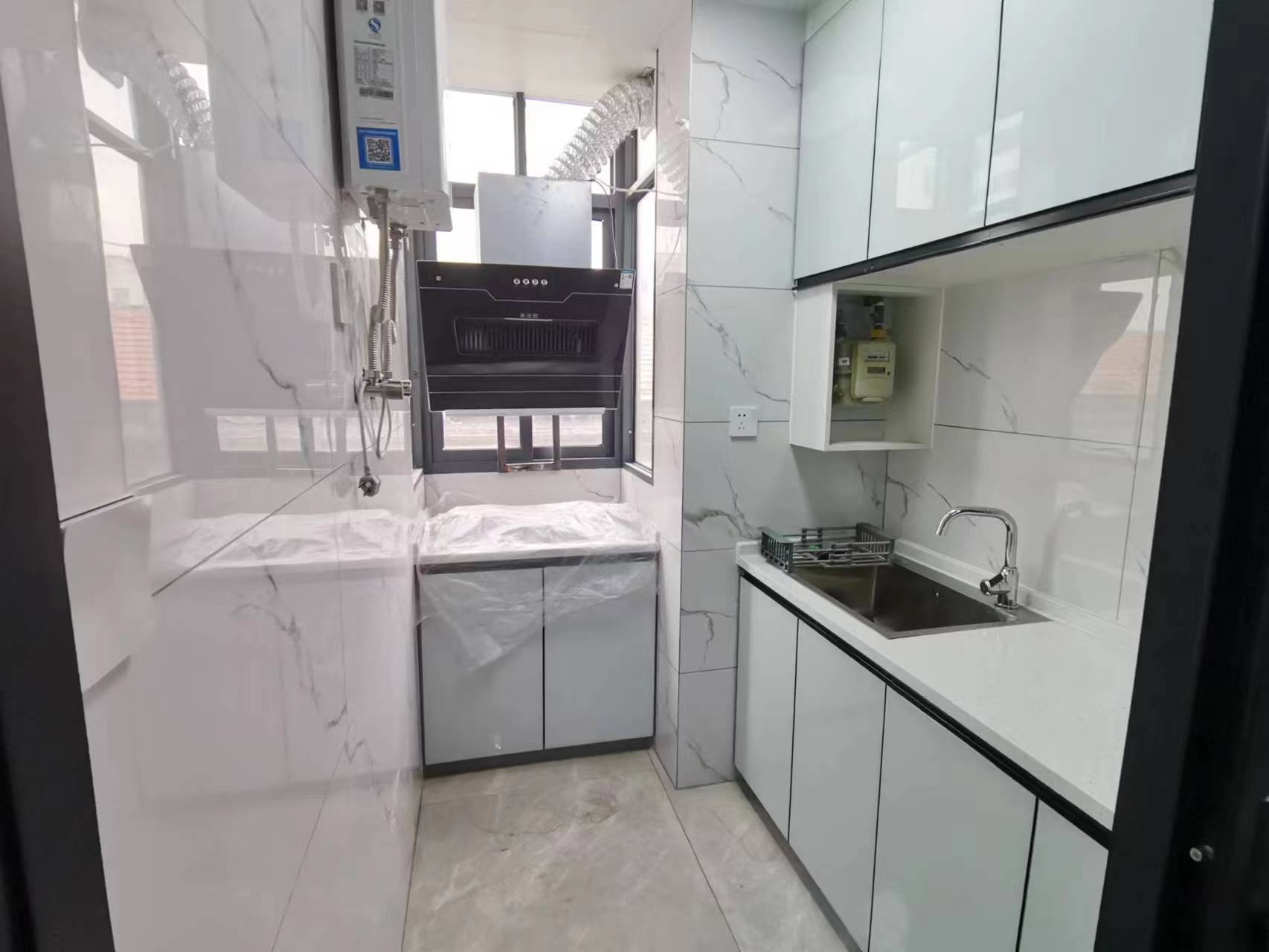 一建宿舍商城附近三钟旁边热闹凡华的位置全新装修