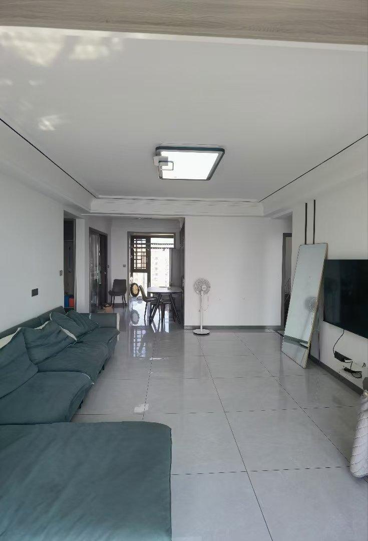 仙桃满庭春4房两厅2卫精装修优价出售！