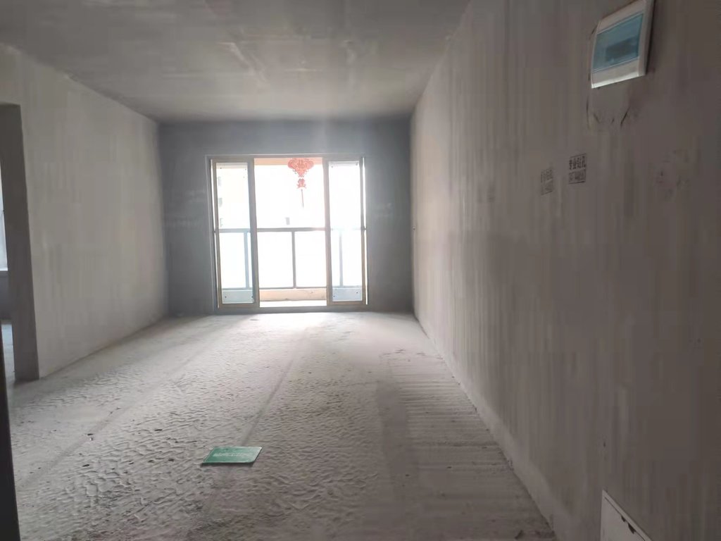 御湖世家毛坯三房阳光楼层楼间距宽小区绿化覆盖广现房交付