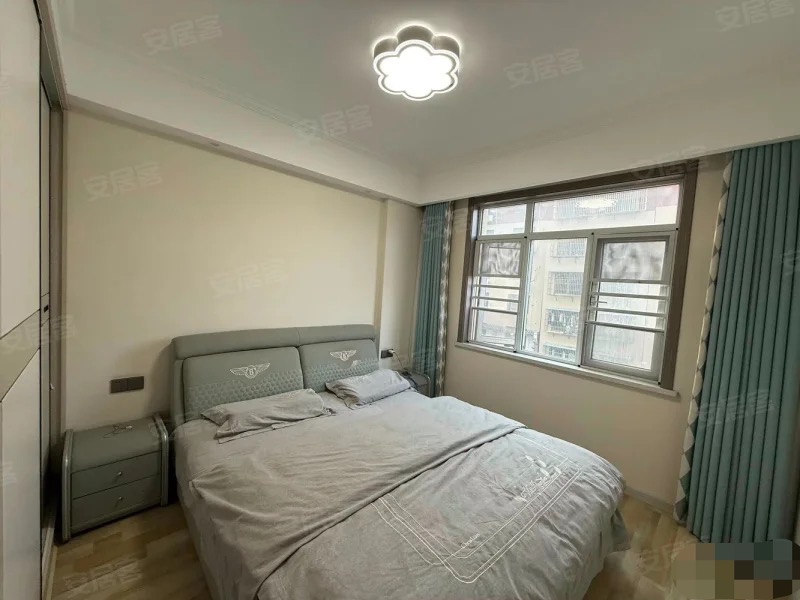 319，大洪实验二小旁，英伦名邸，电梯小高层，精装3房，保养成色好，证满二