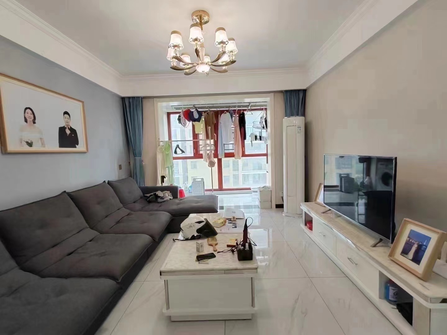 房东亏本出，新城一号，精装3房， 中间好楼层， 成色新 ，老证 过户费低