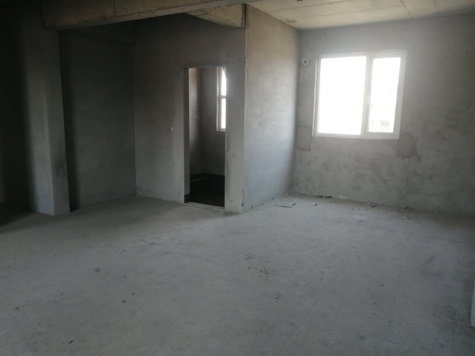 满庭春 毛坯大四房 三阳台 湖景房 有钥匙 看房方便