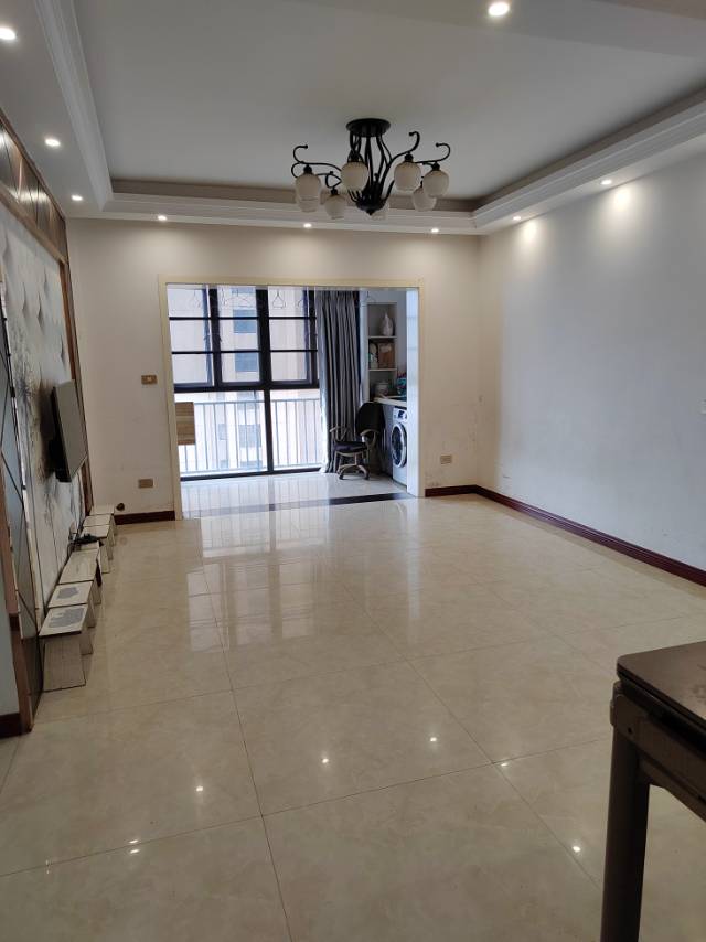 满庭春供暖两房出售