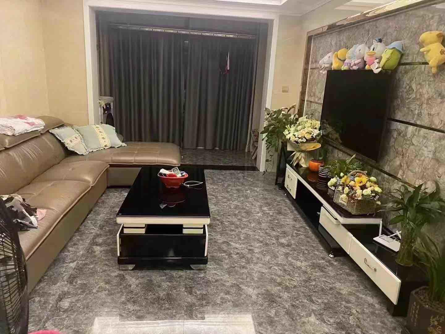 亏本出，新城壹号精装三房，成色新，证满二，诚心可谈，配套齐全，采光视野好