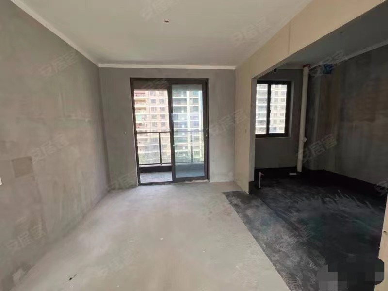 吾悦广场，​169平，大平层，东边户​，一梯一户，电梯小高层，采光好，南北双阳台