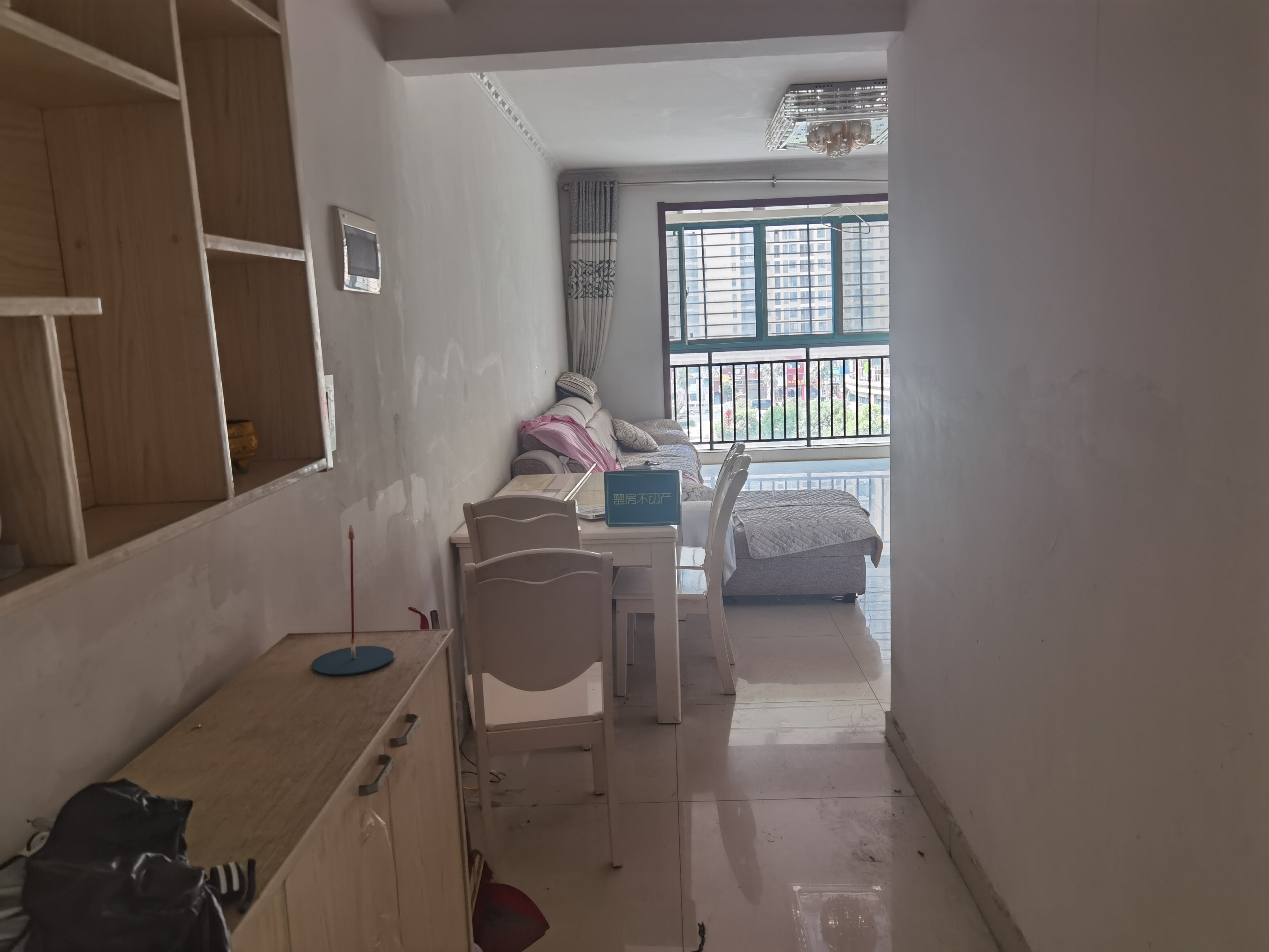 新城壹号稀缺小三房装修只卖毛坯价看房方便