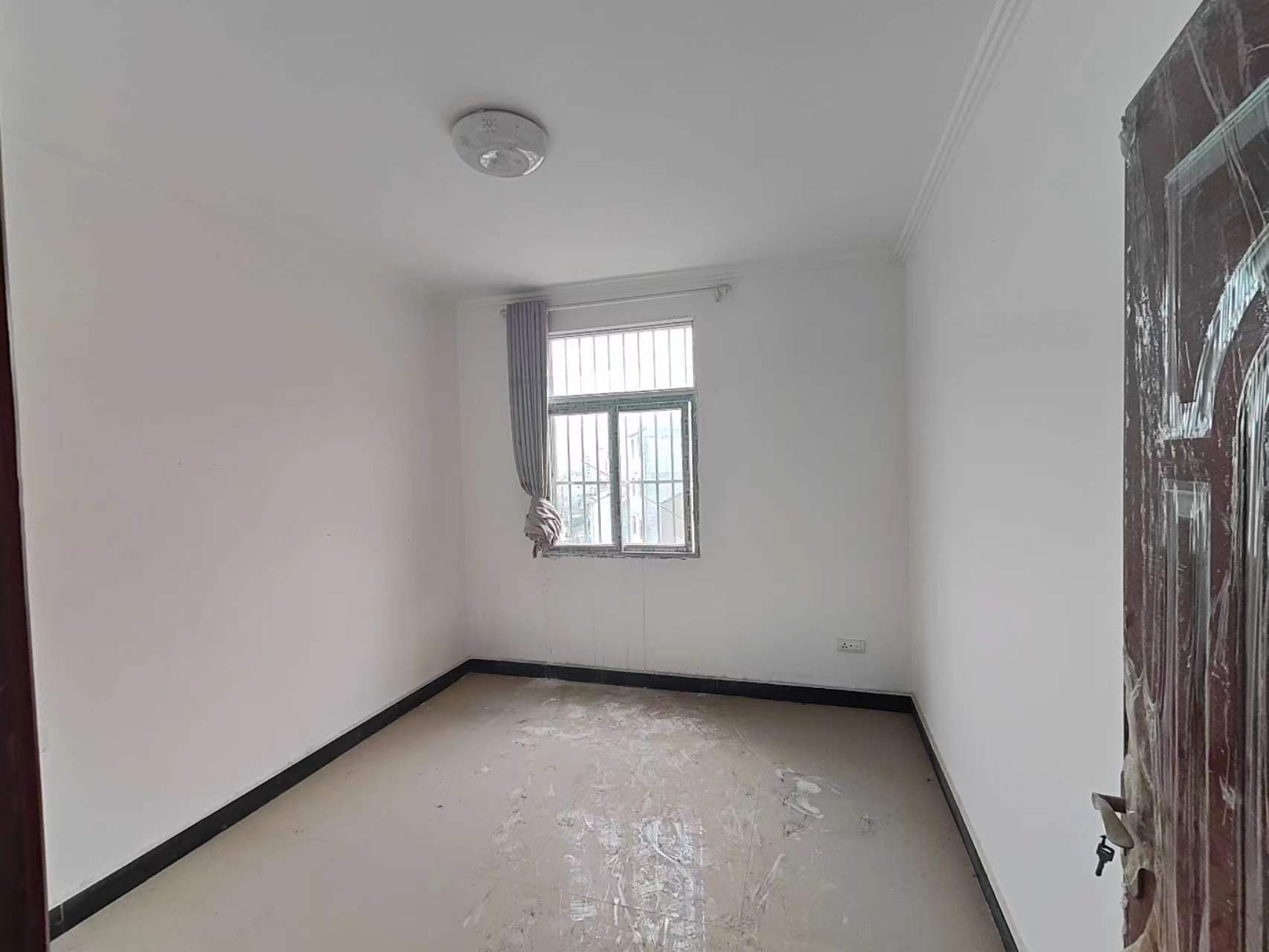 四中附近的好屋来咯，两居室一口价13个达不溜