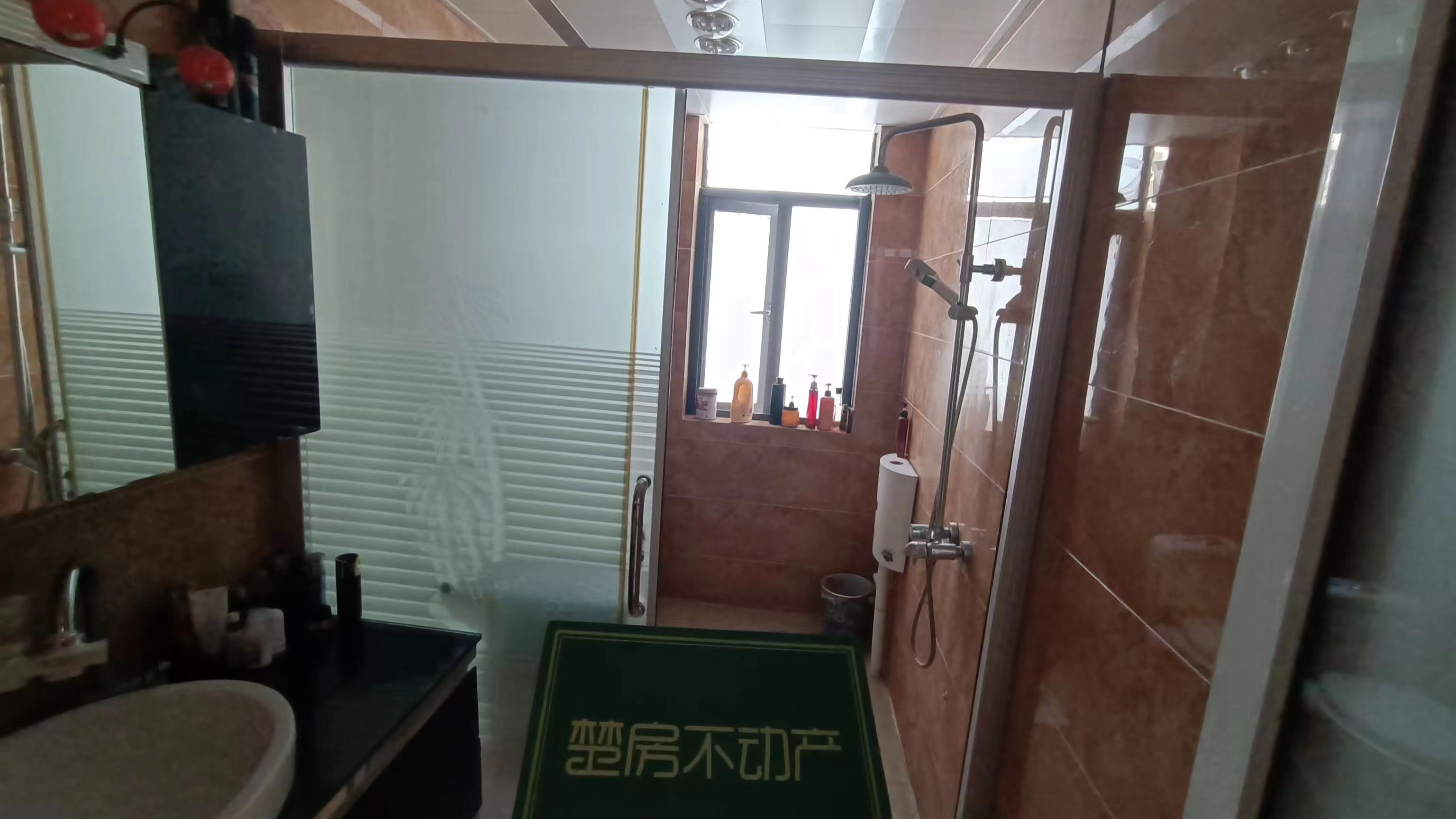 仙下河畔鸣宇尚城精装诚心出售送超大入户花园证件满二，视野好无遮拦