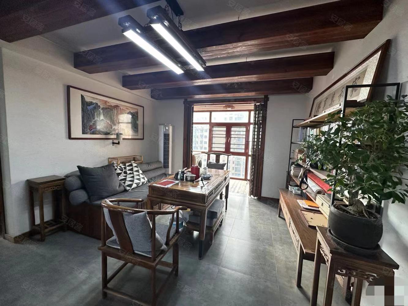 35，业主亏本出，全屋实木装修，单价4900，精装三房，懂的来