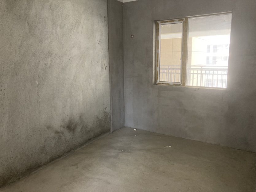 房东急卖，捡漏，森林国际北苑，全天采光，好楼层，诚心出售