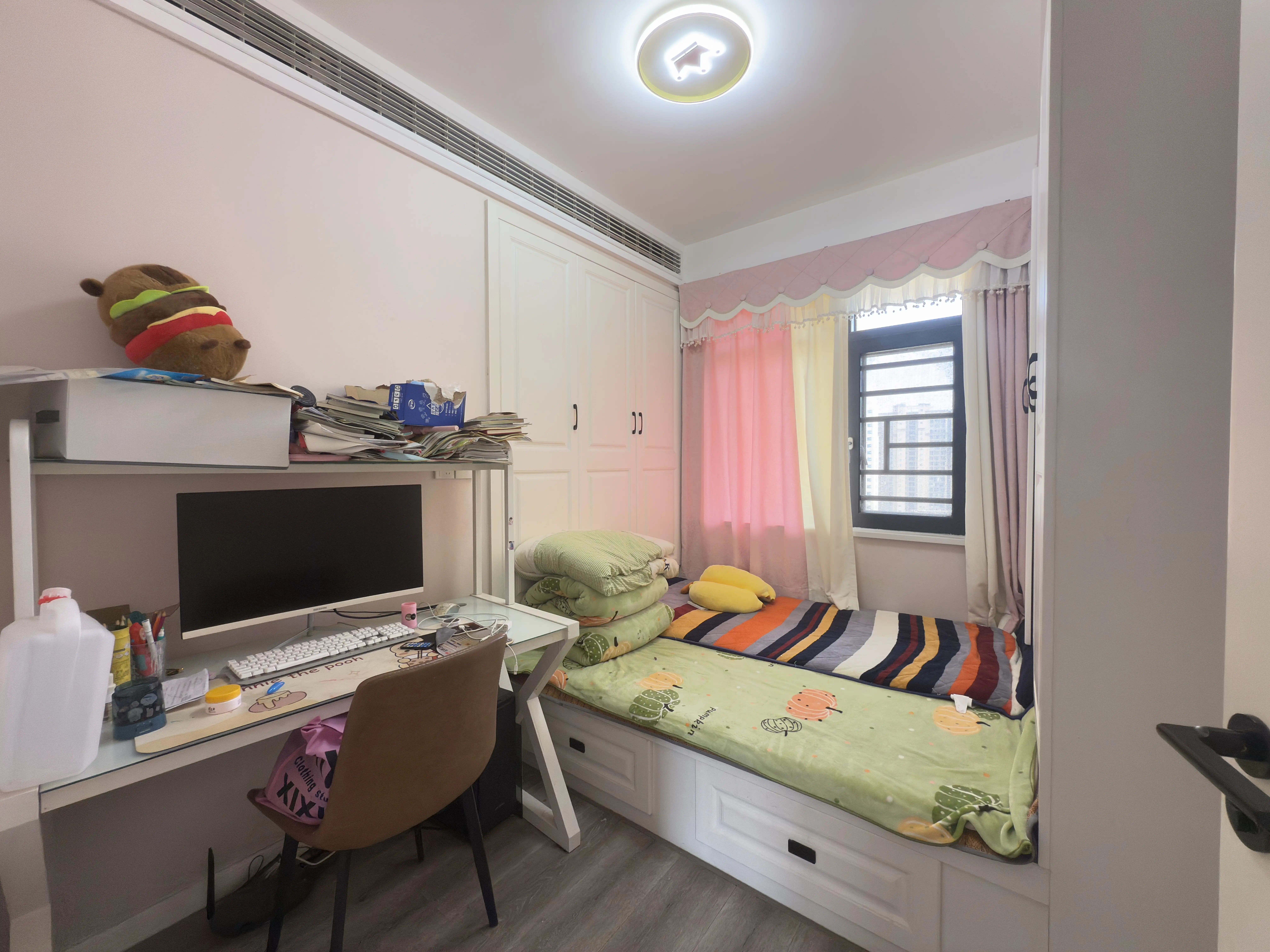 城南，领秀城，边户。精装三房，南北双阳台，凤凰楼层