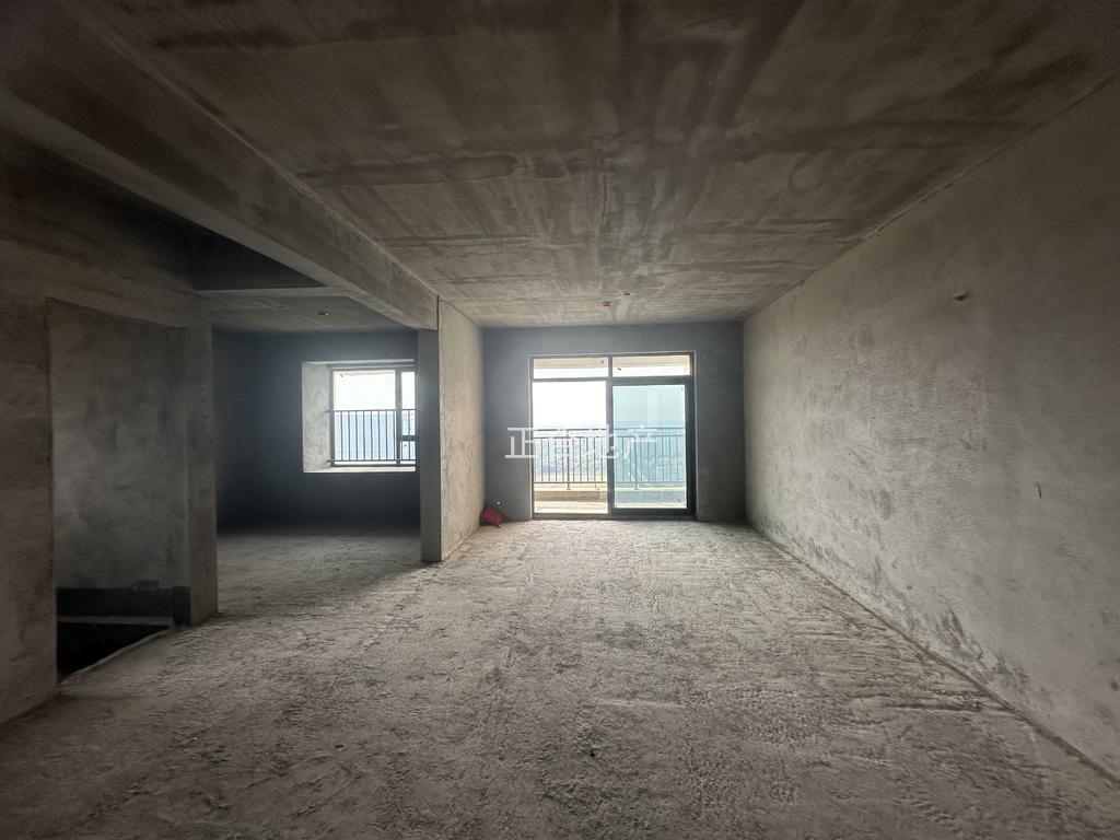 降价了！！！房东急售，荣怀E区第壹排，单价5500，视野无遮挡，阳台🉑看免费演唱会，好楼层，可配合满二过户