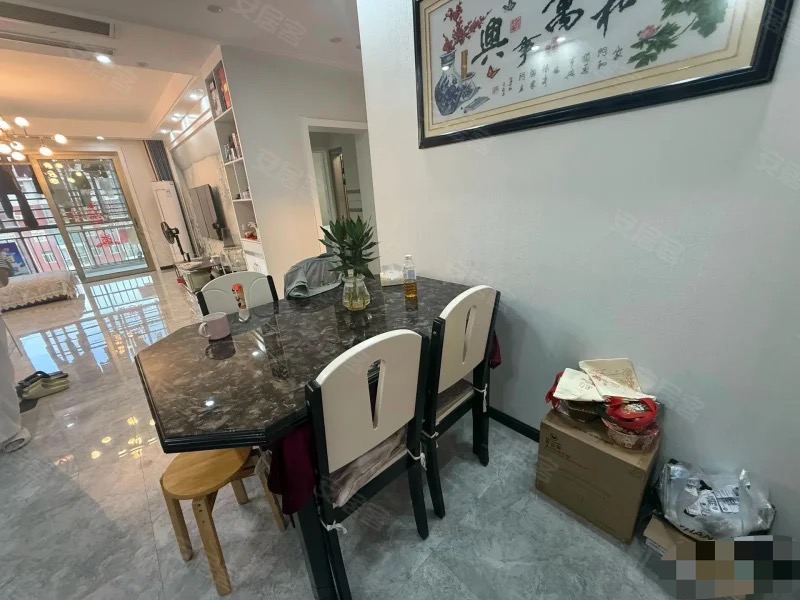 429，城南，紫金城，精装两房，电梯六楼，拎包入住，诚心出售