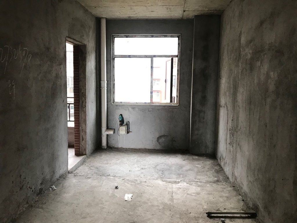 新城一号新街洋房中间好楼层边户三面采光房东诚心出售