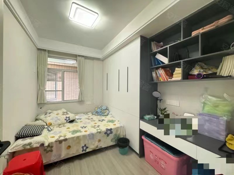 95，诚心出售，时代天‮电，骄‬梯房，好‬楼层，精装三房，单价4400送车位