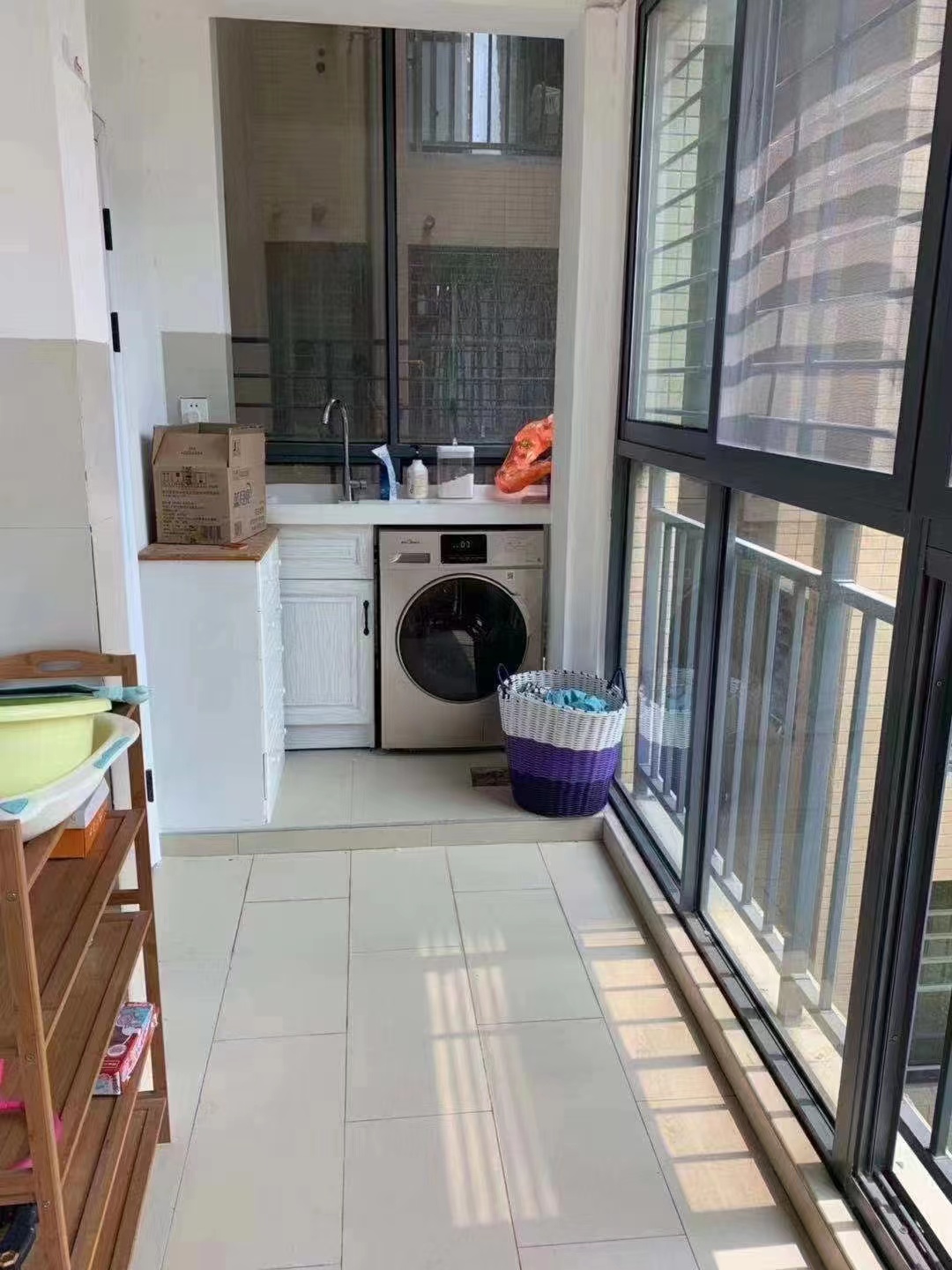 森林国际城精装大三房出租，家里成色非常新，拎包入住