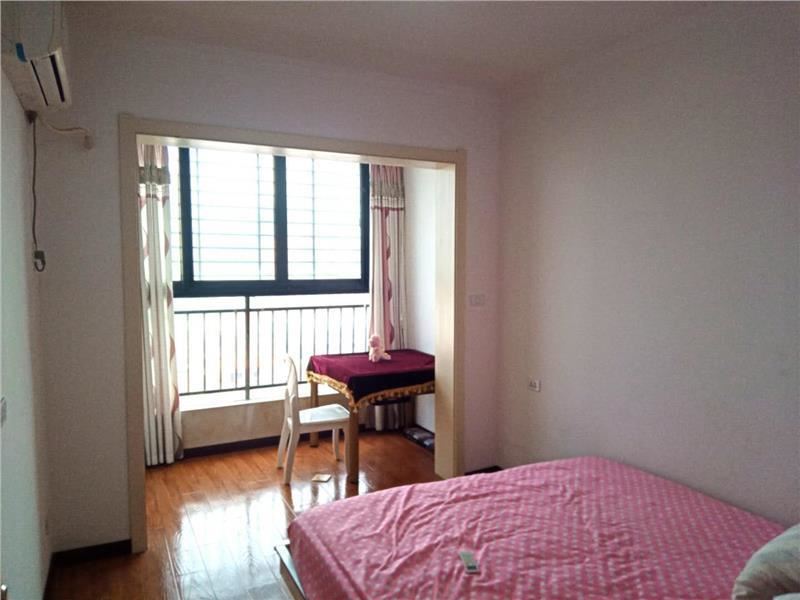 和合国际精装大三房实验四小两证齐全拎包入住按揭贷款