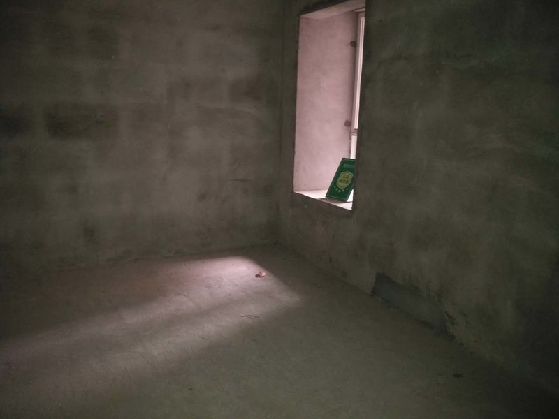 漫城林语毛坯两房一中对面陪读 毛坯房随意装修