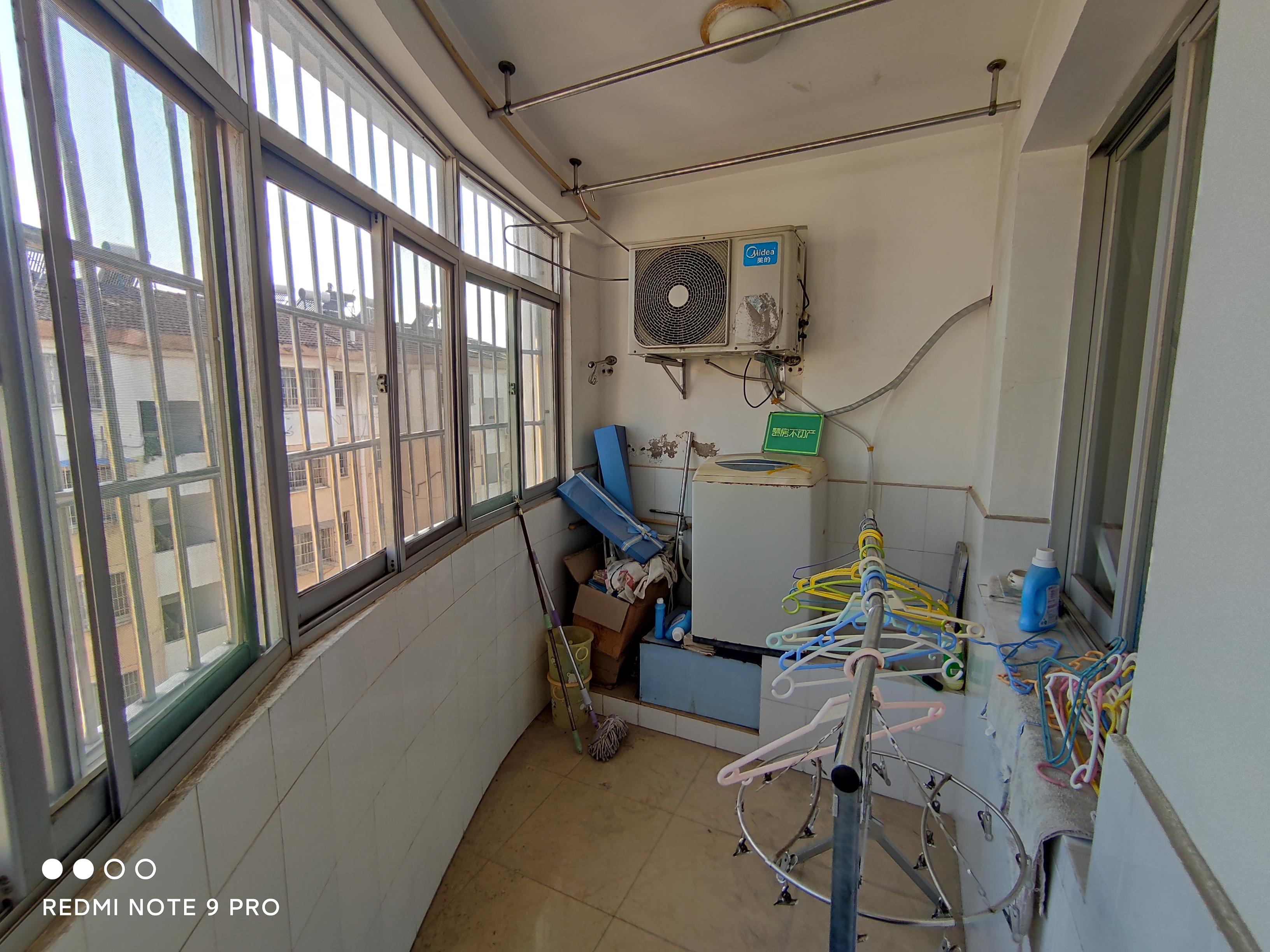 德政园香榭里精装三房两卫南北通透户型采光通风效果非常奈斯适合长期居住带地下储藏室证件满二