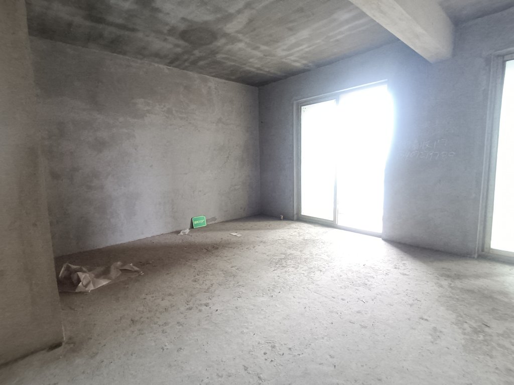 元泰未来城C区毛坯三房南北双阳台户型好的狠