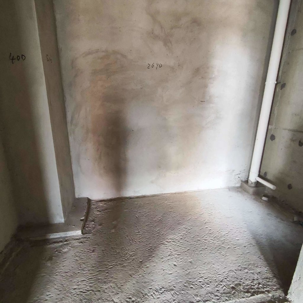 满庭春.毛坯大三房.户型好.证件满二