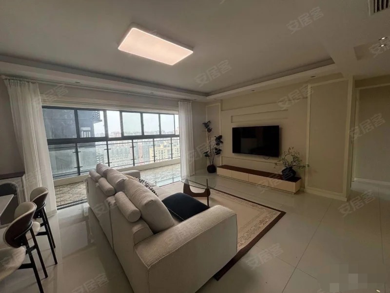 城南，福星城，精装三房两卫，装修奶油风，​单价4900千，中高层，证满二