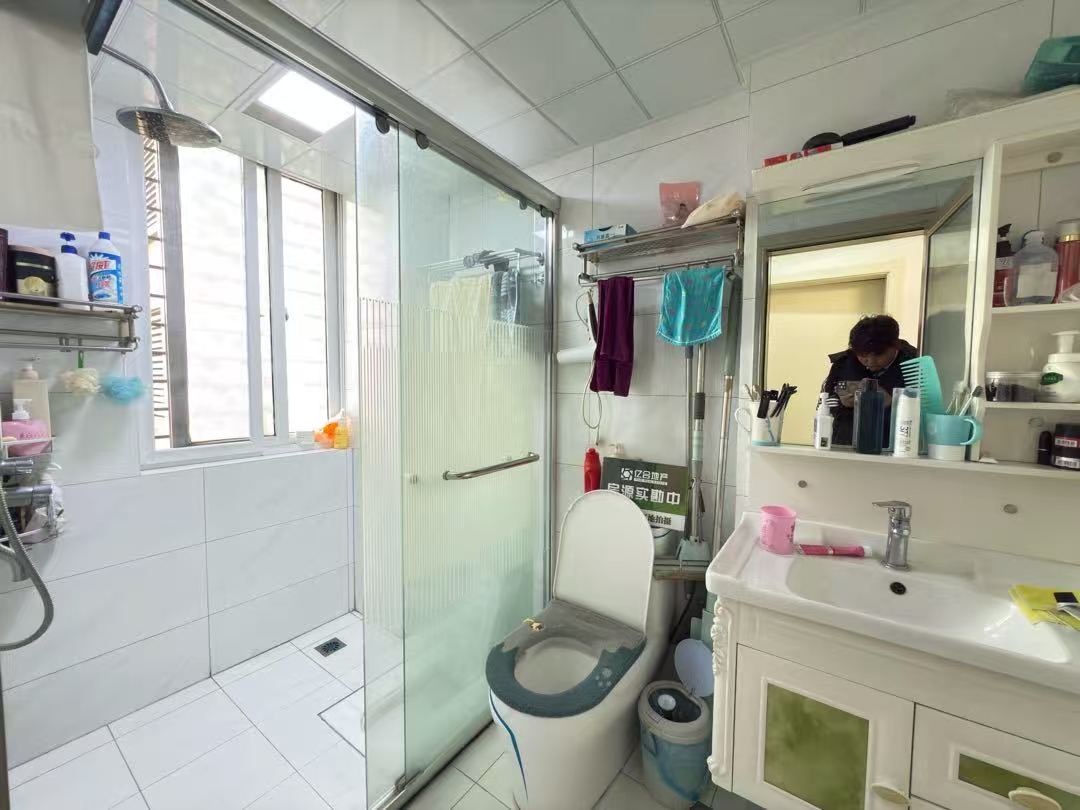 一中正对面，翰林公馆，温馨3房2厅，成色新，好楼层，证满二