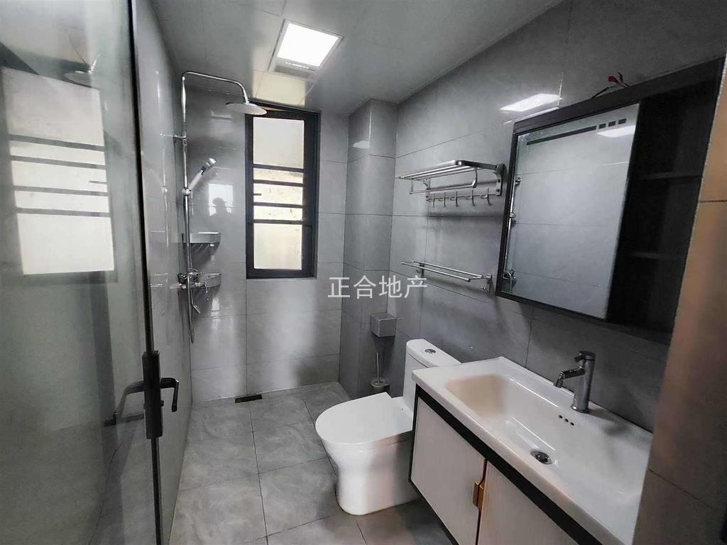 降价了，诚心一口价，城南，森林国际翡冷翠，电梯好楼层，精装三房二卫，下楼就是新二中二小，