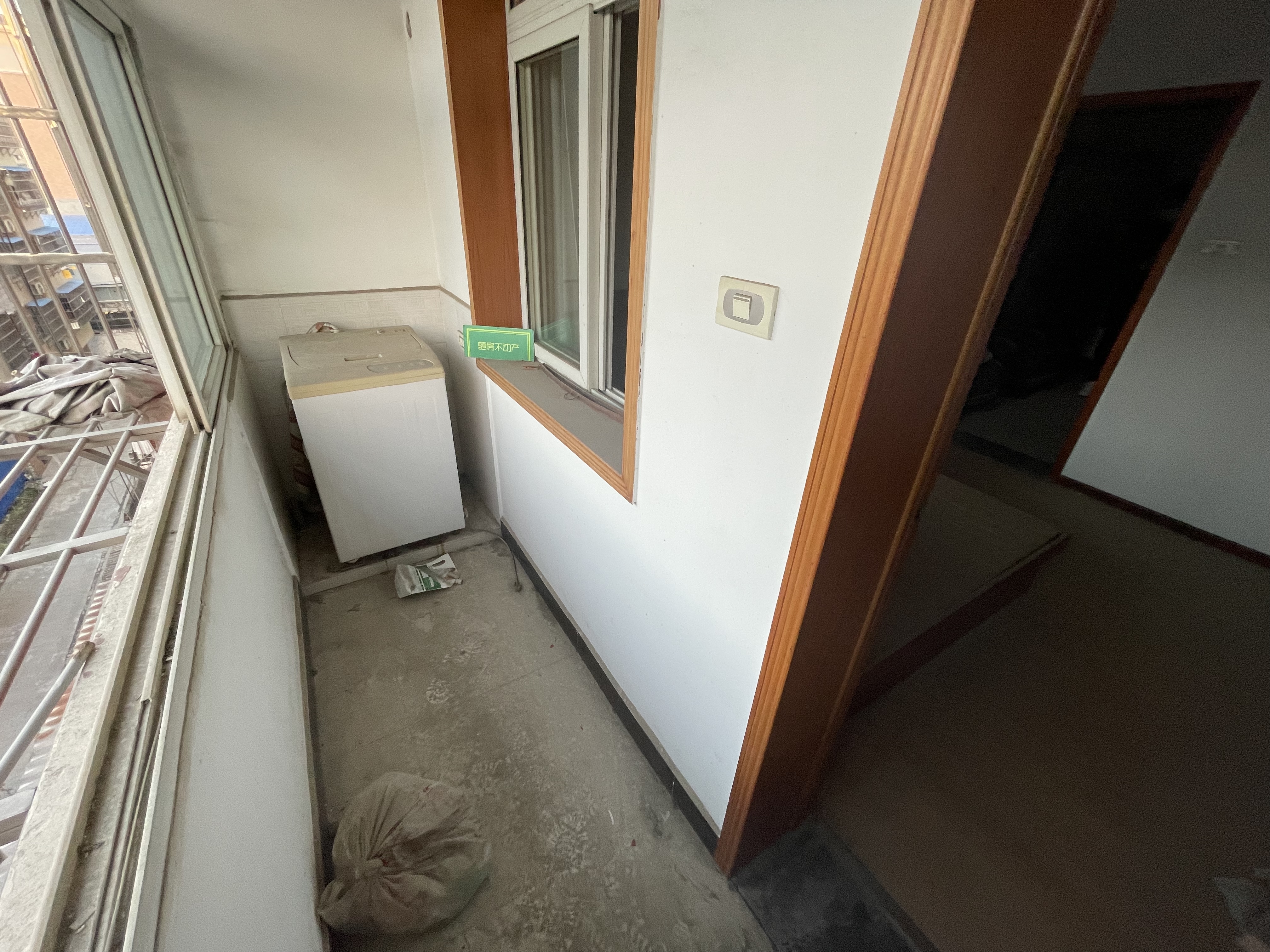 恒雅名苑沔中旁富迪三友对面简装两房出租自主都可周边配套齐全诚意出售