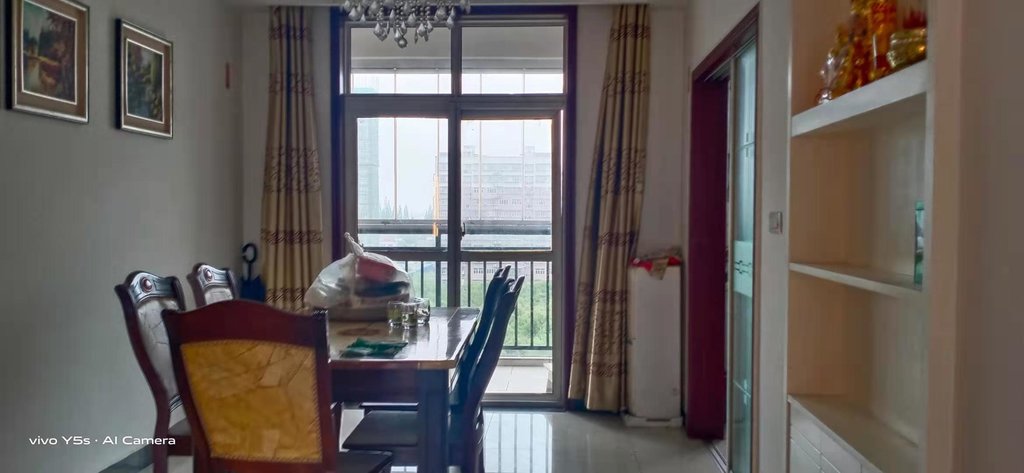 香岸华府精装修双阳台带花园小洋房诚心出售