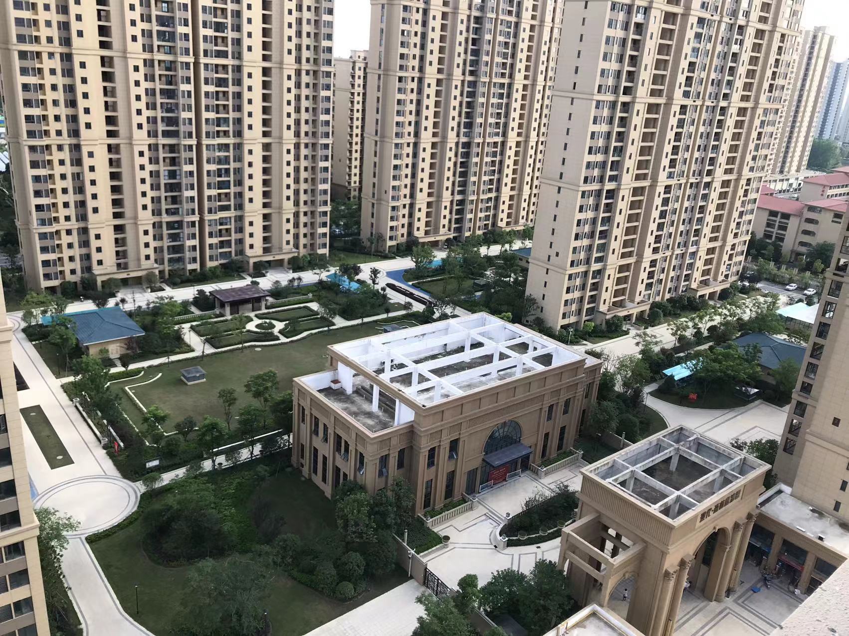 森林国际翡冷翠毛坯小三房两卫边户南北通透三面采光看房方便