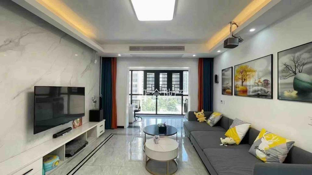 二中旁，森林国际东边户，精装大三房，好楼层。南‮双北‬阳台。