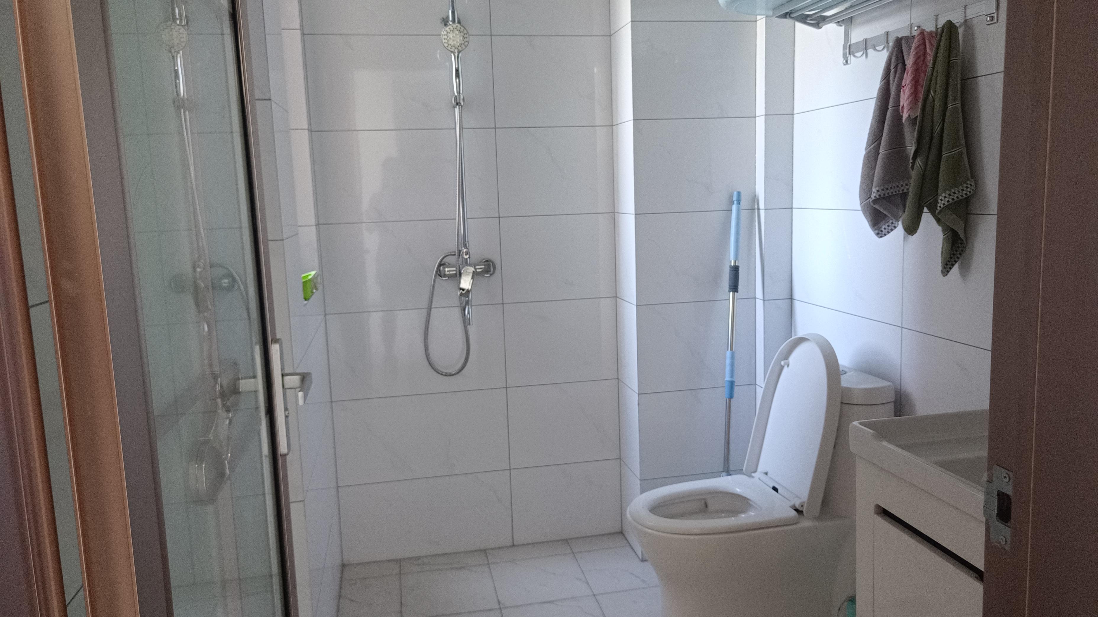 紫润尚城3室2厅1卫精装修家具家电齐全优价出售