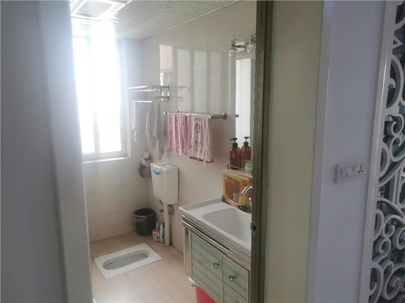  旁圣淘沙国际花园3室2厅电梯房精装采光好