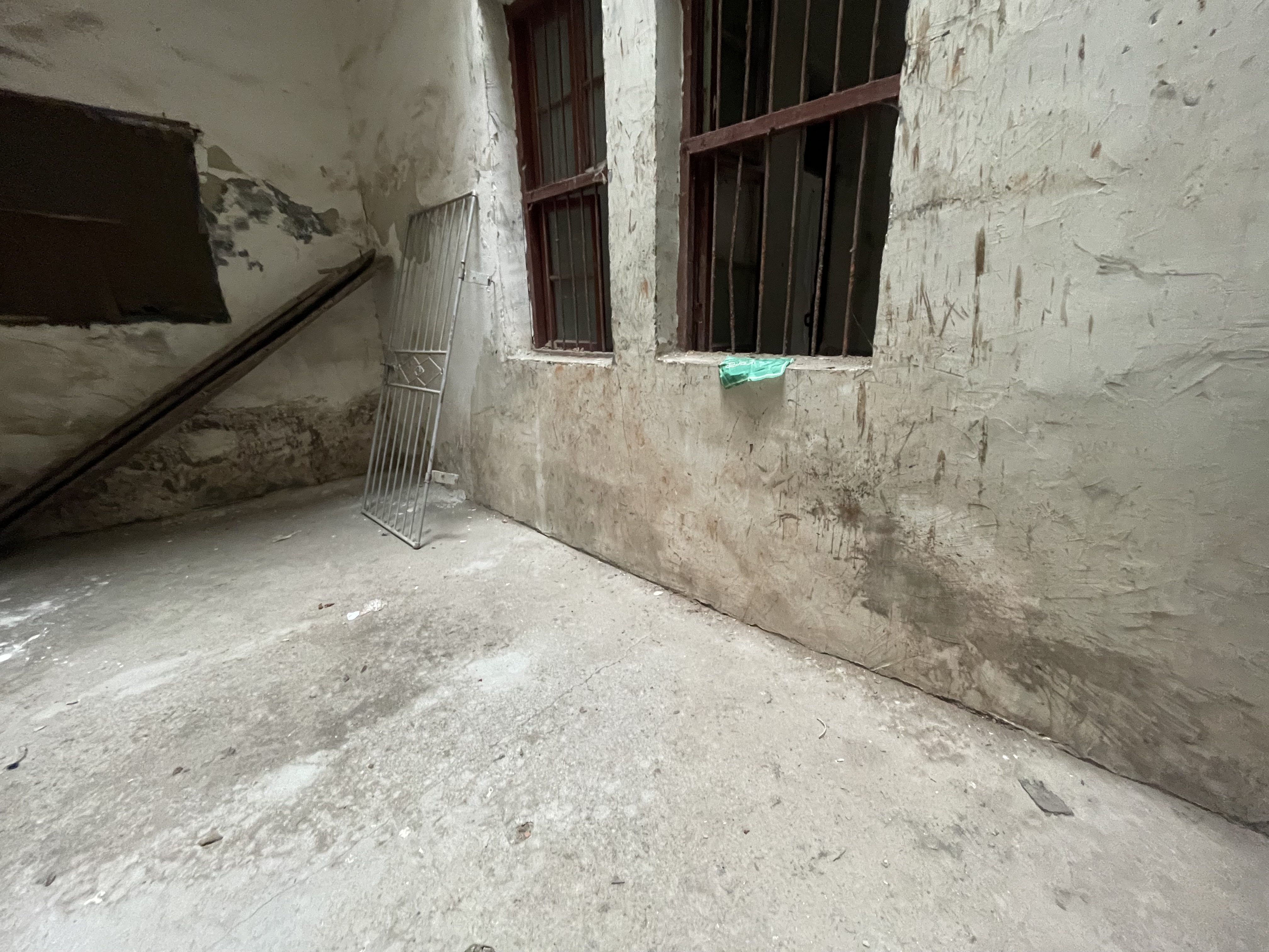 实验高中对面.建设街私房.周边配套成熟.看房方便.诚意卖