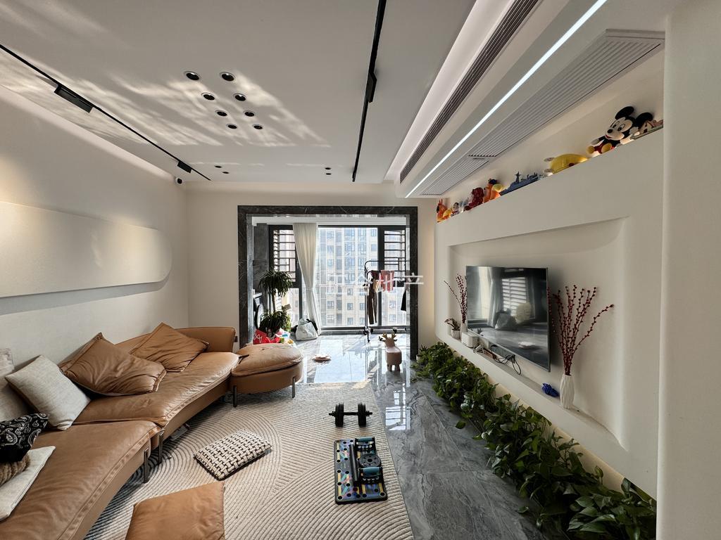 南国明珠精装修三房二卫 好楼层 证满二