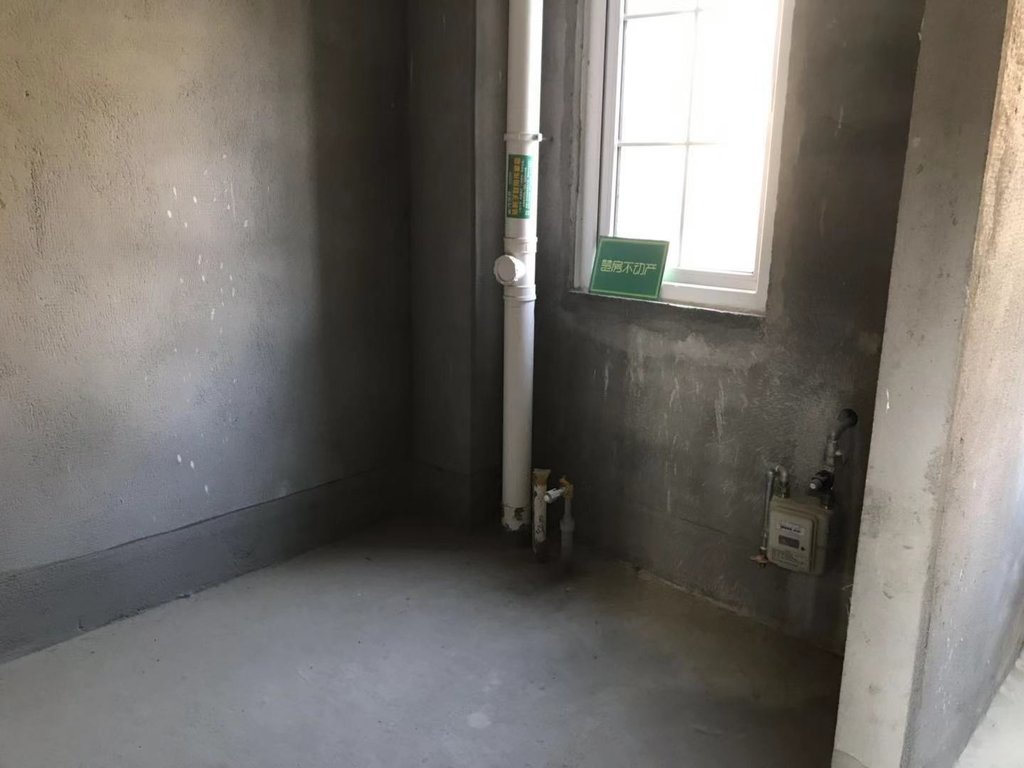 御江湾三层联排别墅边户江滩公园旁两个停车位自带花园