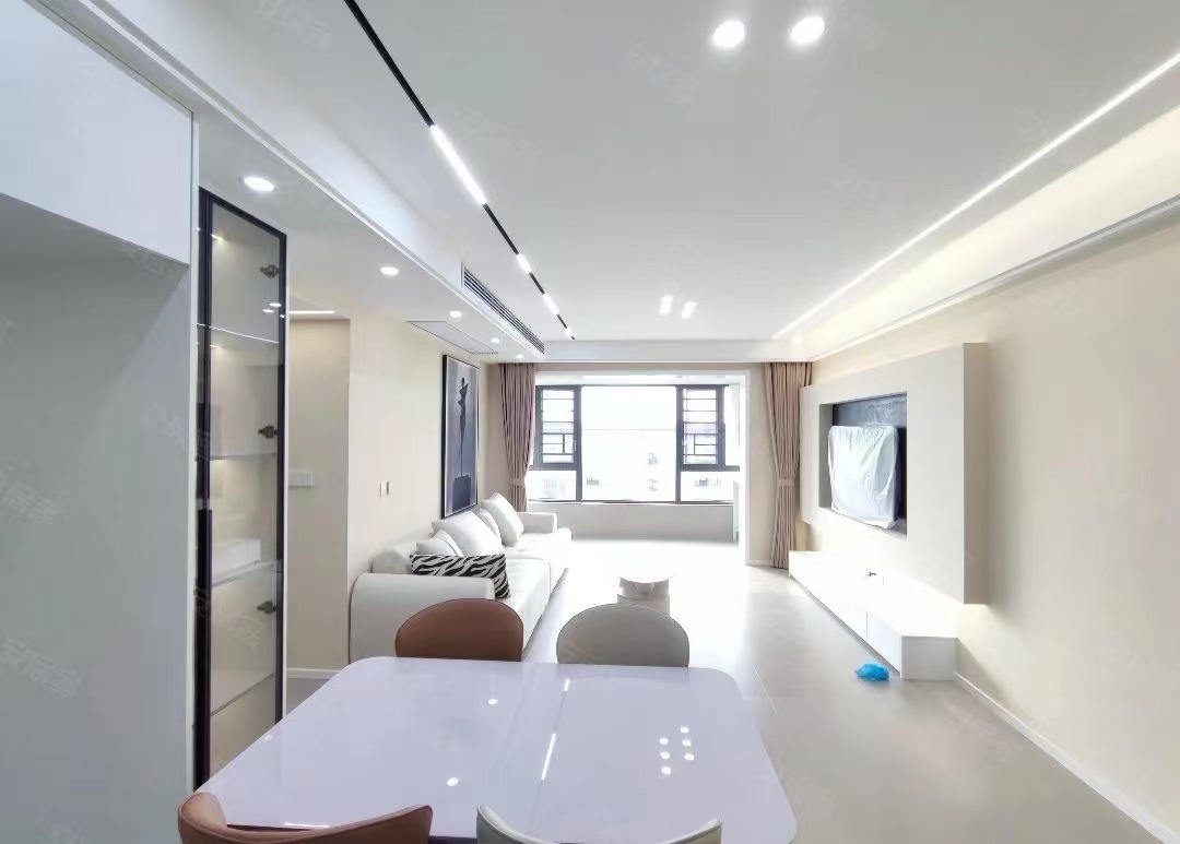 46，业主亏本出，城南，全新精装大三房，双阳台好楼层，证满二