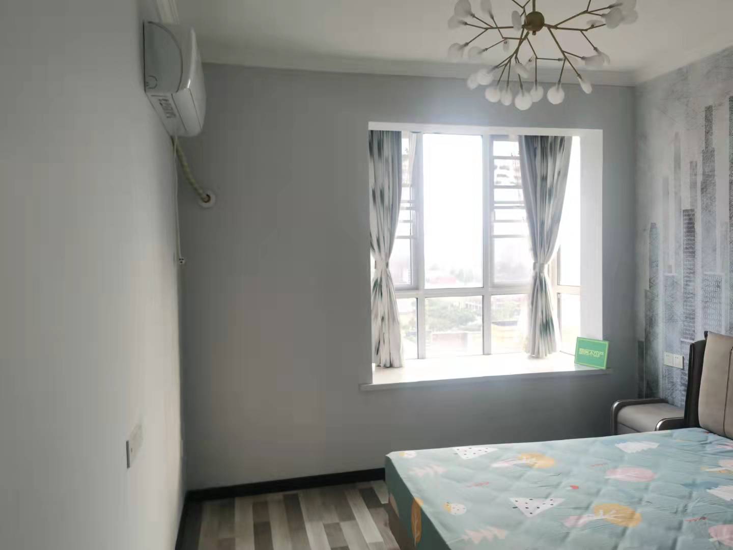 城西李小双运动城附近时代天骄精装复式满二业主诚意出售