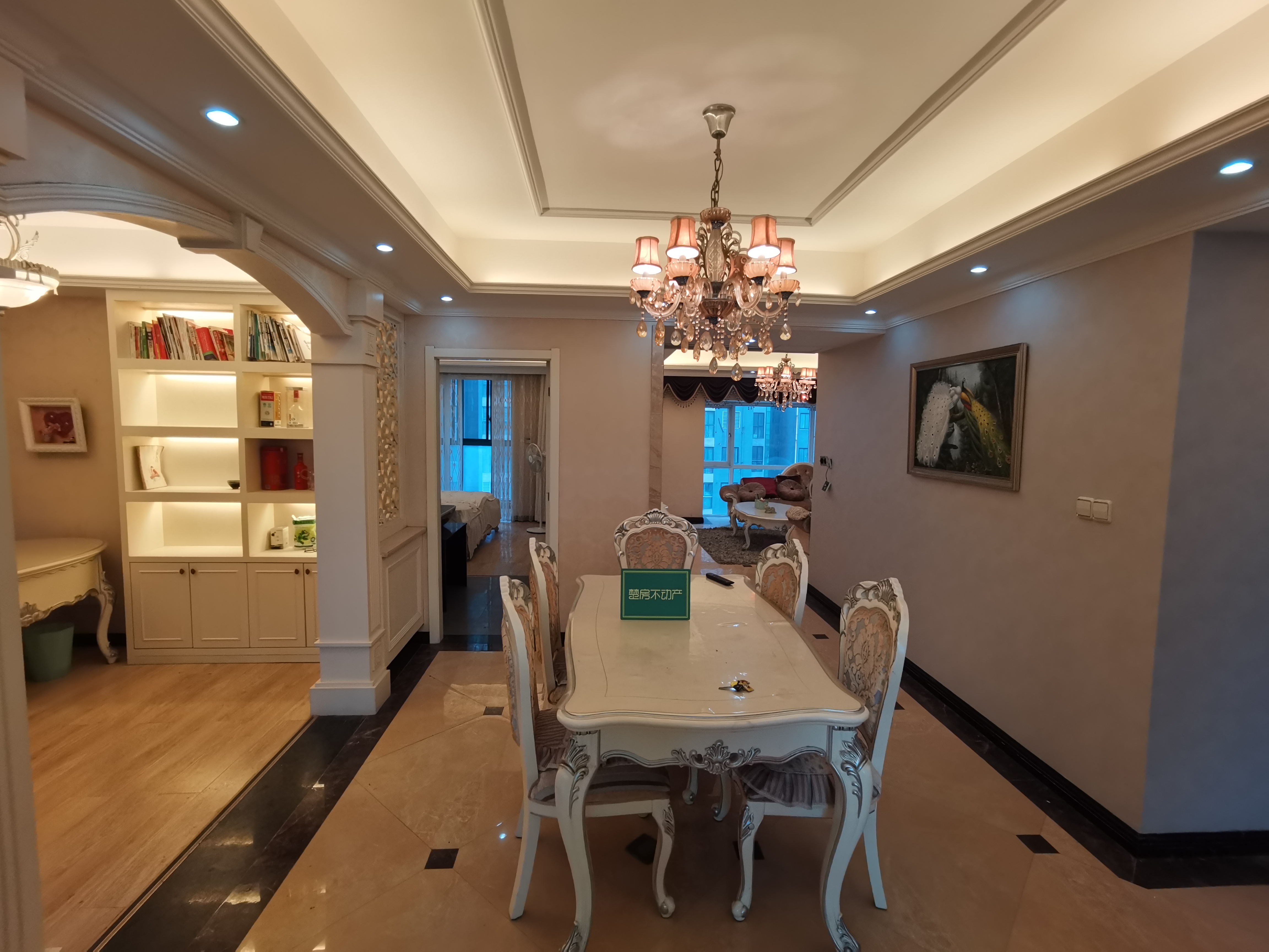 浅水湾欧式精装大三房一梯一户看房方便