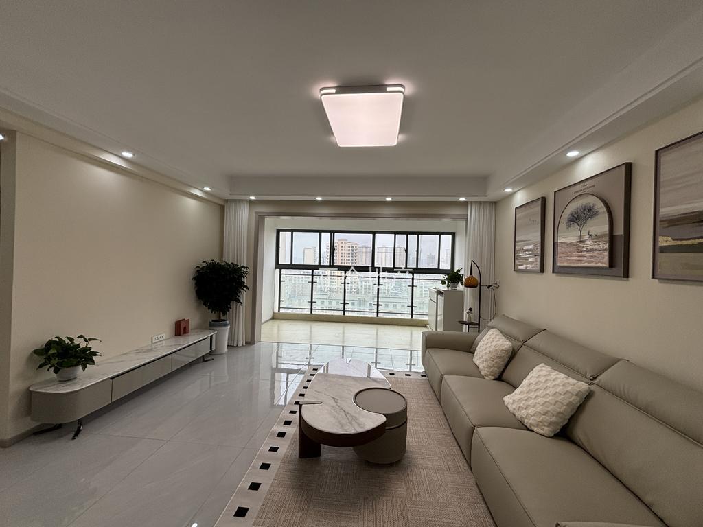 城南，福星城，精装三房，电梯好楼层12楼，证件满二，成色新，拎包入住❗️